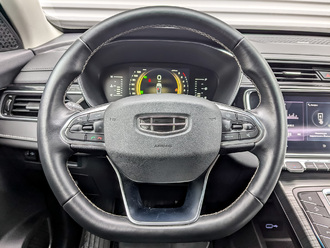 Фото Geely Atlas Pro с пробегом