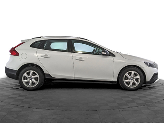 фото Volvo V40 II 2014