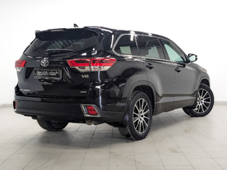 фото Toyota Highlander III 2018