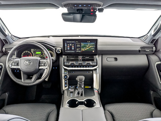 фото Toyota Land Cruiser 300 2024