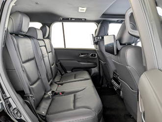 фото Toyota Land Cruiser 300 2024