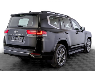 фото Toyota Land Cruiser 300 2024