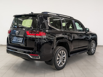 фото Toyota Land Cruiser 300 2024
