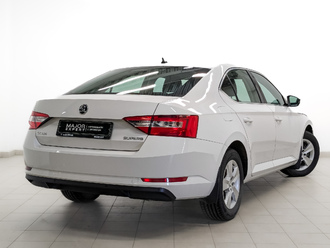 фото Skoda Superb III 2017