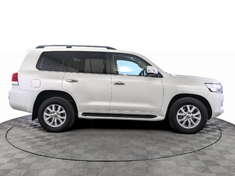 фото Toyota Land Cruiser 200 2020