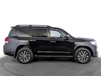 фото Toyota Land Cruiser 200 2017