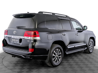 фото Toyota Land Cruiser 200 2017