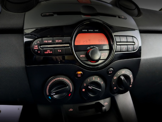 Mazda 2 с пробегом в автосалоне Форис Авто