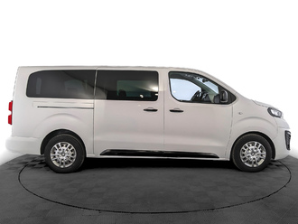 фото Peugeot Traveller 2021