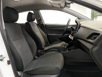 Фото Hyundai Solaris с пробегом