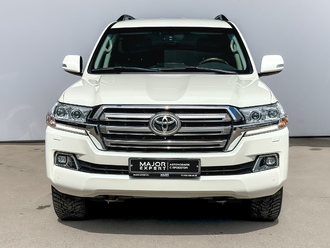 фото Toyota Land Cruiser 200 2018