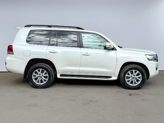 фото Toyota Land Cruiser 200 2018