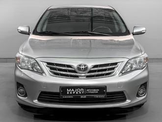 фото Toyota Corolla X 2011