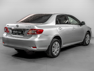 фото Toyota Corolla X 2011