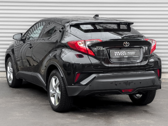 Фото Toyota C-HR с пробегом