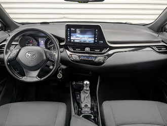 Фото Toyota C-HR с пробегом
