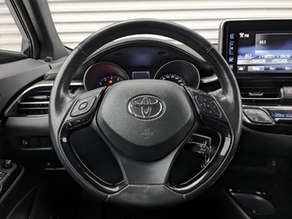 Фото Toyota C-HR с пробегом