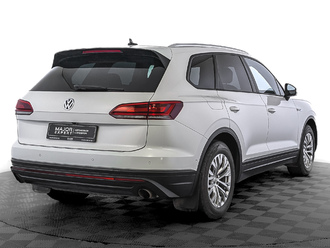 фото Volkswagen Touareg III 2020