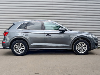 фото Audi Q5 (B9) 2019