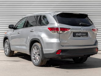 Toyota Highlander с пробегом в автосалоне Форис Авто