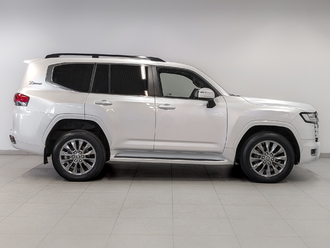 фото Toyota Land Cruiser 300 2021