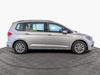 фото Volkswagen Touran II 2016