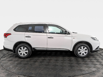 фото Mitsubishi Outlander III 2021