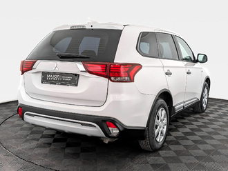 фото Mitsubishi Outlander III 2021
