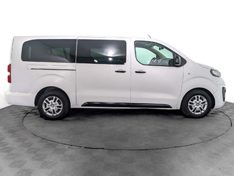 фото Peugeot Traveller 2021