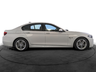 фото BMW 5 (F10/F11) 2016
