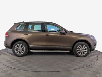 фото Volkswagen Touareg II 2012