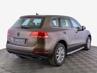 фото Volkswagen Touareg II 2012