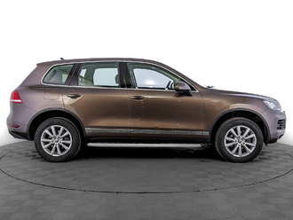 фото Volkswagen Touareg II 2012