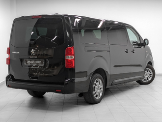 фото Peugeot Traveller 2021