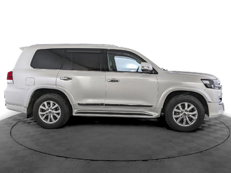 фото Toyota Land Cruiser 200 2021