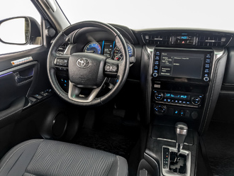фото Toyota Fortuner II 2021