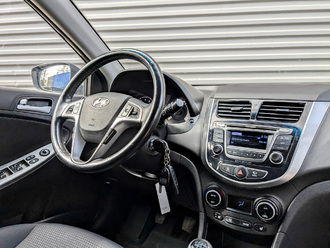 Фото Hyundai Solaris с пробегом