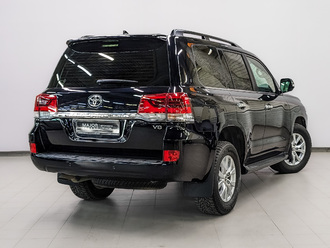 фото Toyota Land Cruiser 200 2020