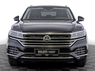 фото Volkswagen Touareg III 2018