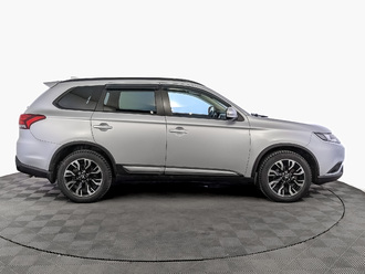 фото Mitsubishi Outlander III 2021