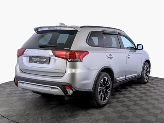 фото Mitsubishi Outlander III 2021