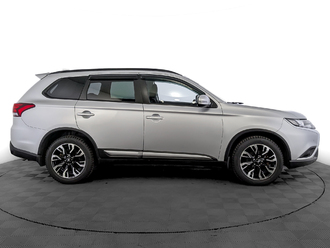 фото Mitsubishi Outlander III 2021