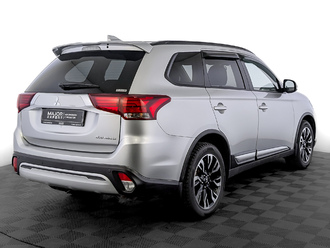 фото Mitsubishi Outlander III 2021