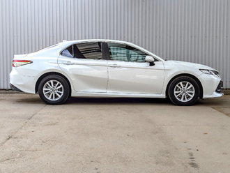 фото Toyota Camry VIII 2019