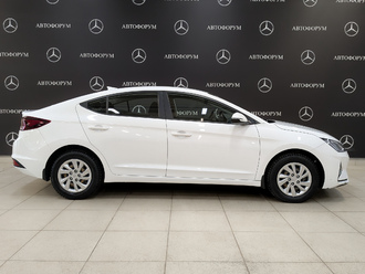 фото Hyundai Elantra VI 2019