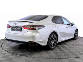 фото Toyota Camry VIII 2023