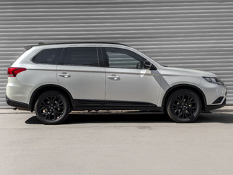 фото Mitsubishi Outlander III 2022