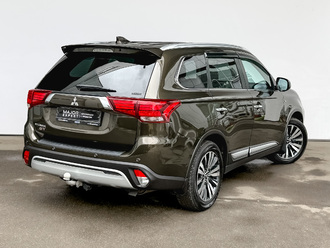 фото Mitsubishi Outlander III 2020