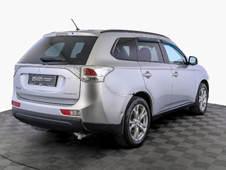 фото Mitsubishi Outlander III 2013
