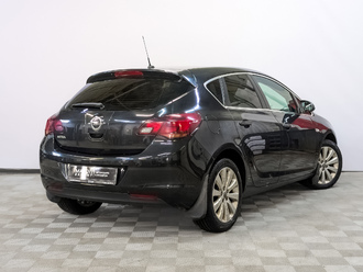 фото Opel Astra J 2012
